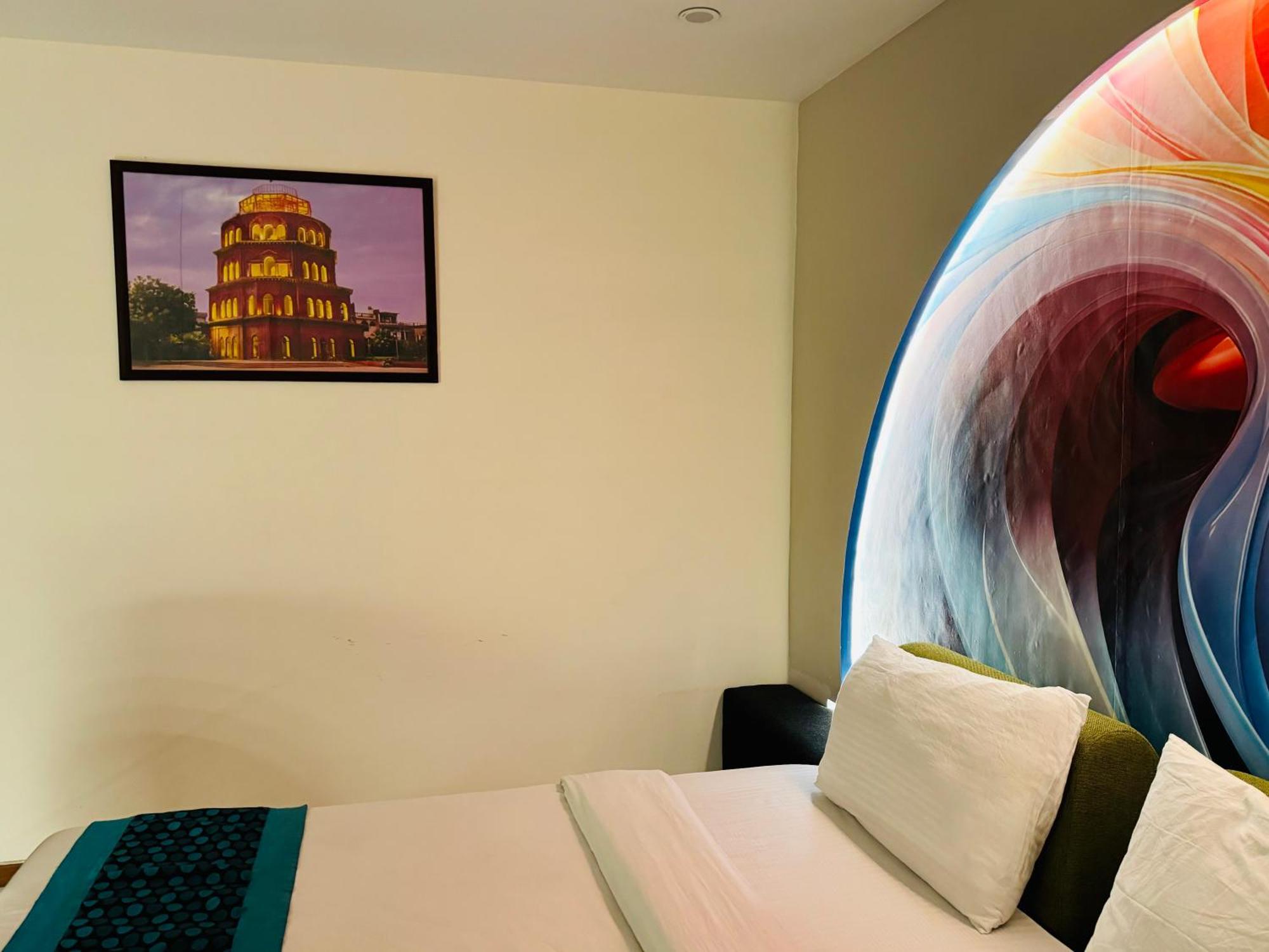 The Royal Presidency Inn ラクナウ エクステリア 写真
